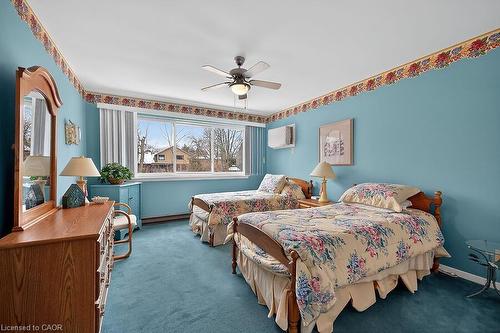 9 Daleview Court, Hamilton, ON - Indoor Photo Showing Bedroom
