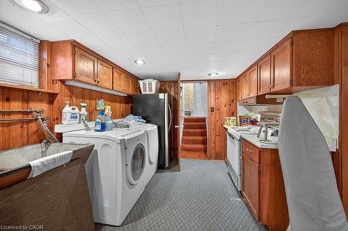 9 Daleview Court, Hamilton, ON - Indoor Photo Showing Laundry Room