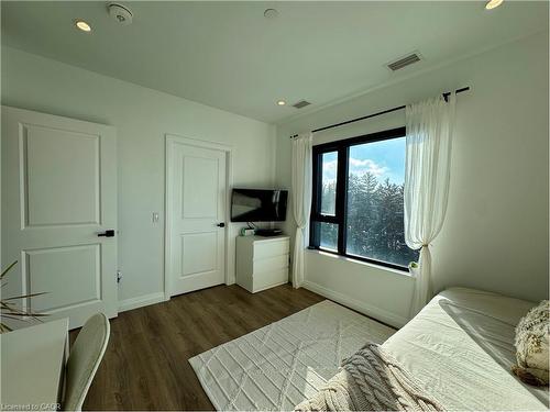 502-525 New Dundee Road, Kitchener, ON - Indoor