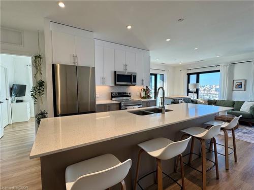 502-525 New Dundee Road, Kitchener, ON - Indoor Photo Showing Kitchen With Stainless Steel Kitchen With Double Sink With Upgraded Kitchen