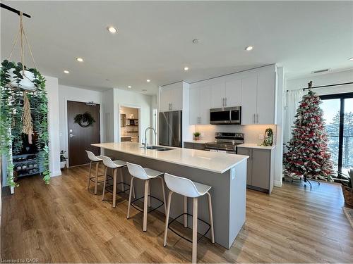 502-525 New Dundee Road, Kitchener, ON - Indoor Photo Showing Kitchen With Stainless Steel Kitchen With Upgraded Kitchen