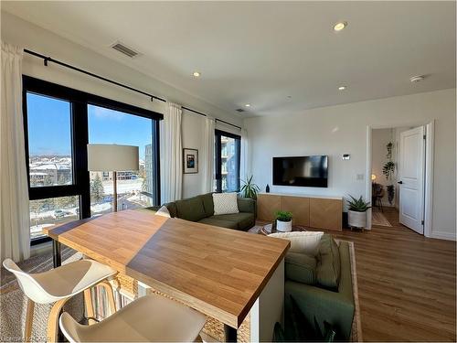 502-525 New Dundee Road, Kitchener, ON - Indoor