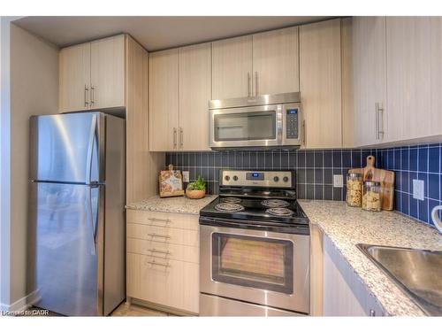 703-85 Duke Street W, Kitchener, ON - Indoor Photo Showing Kitchen