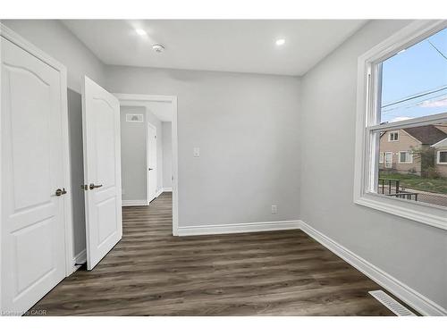 220 Grenfell Street, Hamilton, ON - Indoor Photo Showing Other Room