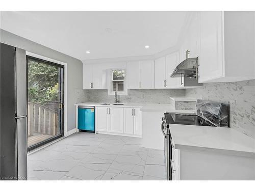 220 Grenfell Street, Hamilton, ON - Indoor Photo Showing Kitchen