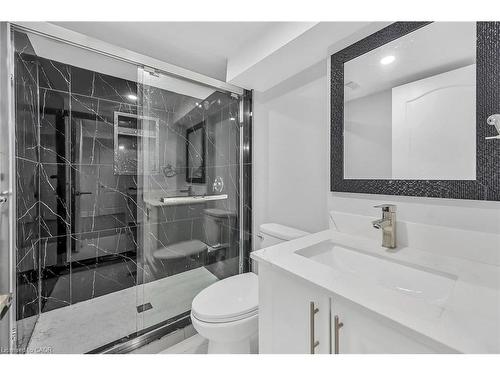220 Grenfell Street, Hamilton, ON - Indoor Photo Showing Bathroom
