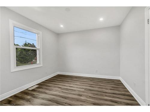 220 Grenfell Street, Hamilton, ON - Indoor Photo Showing Other Room
