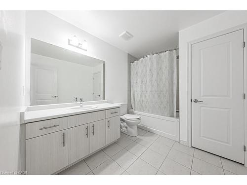 462 Blackburn Drive, Brantford, ON - Indoor Photo Showing Bathroom