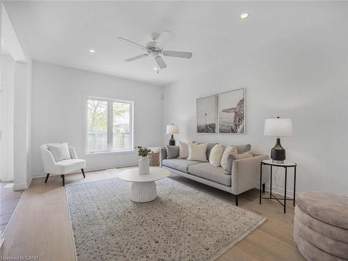 5228 Garland Crescent, Burlington, ON - Indoor Photo Showing Living Room