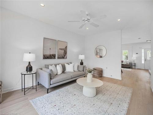 5228 Garland Crescent, Burlington, ON - Indoor Photo Showing Living Room