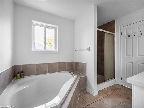 5228 Garland Crescent, Burlington, ON - Indoor Photo Showing Bathroom