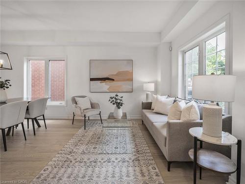 5228 Garland Crescent, Burlington, ON - Indoor Photo Showing Living Room