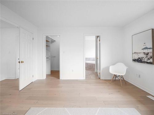 5228 Garland Crescent, Burlington, ON - Indoor Photo Showing Other Room