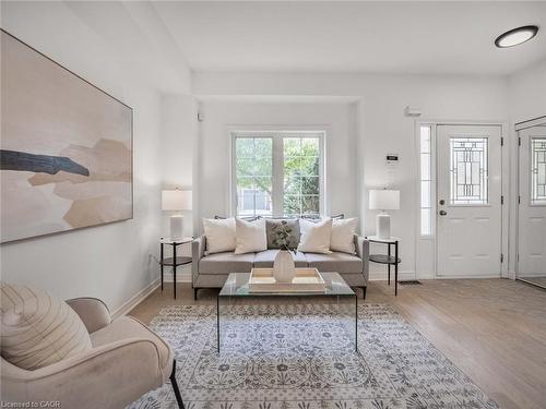 5228 Garland Crescent, Burlington, ON - Indoor Photo Showing Living Room