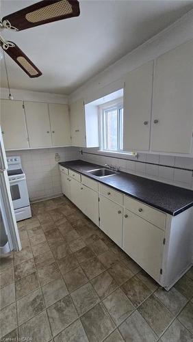 5-63 Donald Street, Belleville, ON - Indoor Photo Showing Kitchen