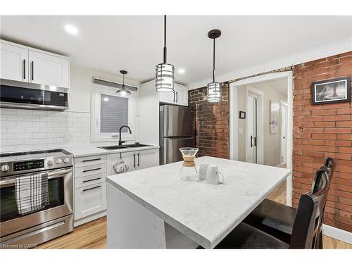 80 Province Street N, Hamilton, ON - Indoor Photo Showing Kitchen With Upgraded Kitchen