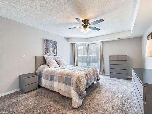 3267 King Street, Kitchener, ON - Indoor Photo Showing Bedroom