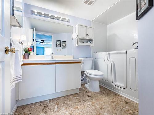 3267 King Street, Kitchener, ON - Indoor Photo Showing Bathroom