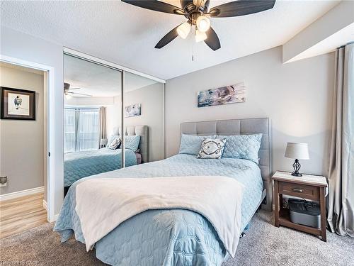 3267 King Street, Kitchener, ON - Indoor Photo Showing Bedroom