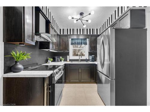 67 West Acres Crescent, Kitchener, ON - Indoor Photo Showing Kitchen With Stainless Steel Kitchen