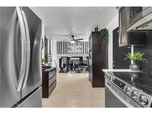 67 West Acres Crescent, Kitchener, ON - Indoor Photo Showing Kitchen