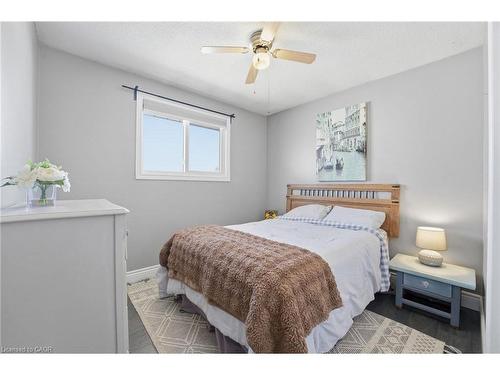 627 Pineridge Road, Waterloo, ON - Indoor Photo Showing Bedroom