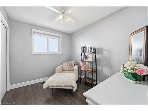 627 Pineridge Road, Waterloo, ON - Indoor Photo Showing Bedroom