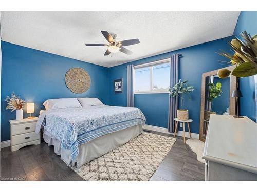 627 Pineridge Road, Waterloo, ON - Indoor Photo Showing Bedroom