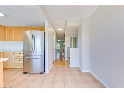 63-1489 Heritage Way, Oakville, ON - Indoor Photo Showing Kitchen