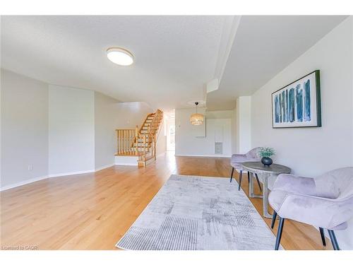 63-1489 Heritage Way, Oakville, ON - Indoor Photo Showing Other Room