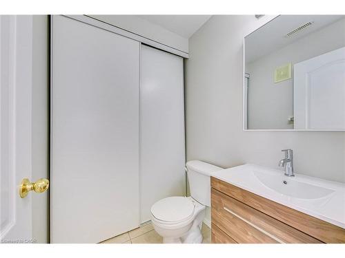 63-1489 Heritage Way, Oakville, ON - Indoor Photo Showing Bathroom