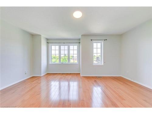 63-1489 Heritage Way, Oakville, ON - Indoor Photo Showing Other Room