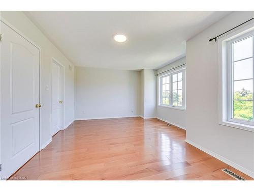 63-1489 Heritage Way, Oakville, ON - Indoor Photo Showing Other Room