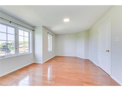 63-1489 Heritage Way, Oakville, ON - Indoor Photo Showing Other Room