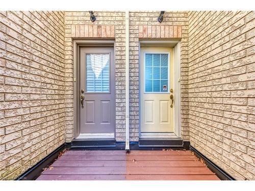 63-1489 Heritage Way, Oakville, ON - Outdoor With Exterior