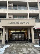 419-1 Leaside Park Drive  Toronto, ON M4H 1R1