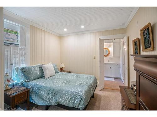 267 Victoria Street, Niagara-On-The-Lake, ON - Indoor Photo Showing Bedroom