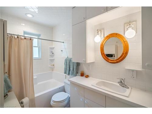 267 Victoria Street, Niagara-On-The-Lake, ON - Indoor Photo Showing Bathroom