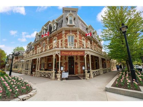267 Victoria Street, Niagara-On-The-Lake, ON - Outdoor With Facade