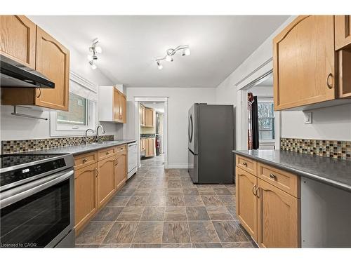 10 Speedvale Avenue W, Guelph, ON - Indoor Photo Showing Kitchen