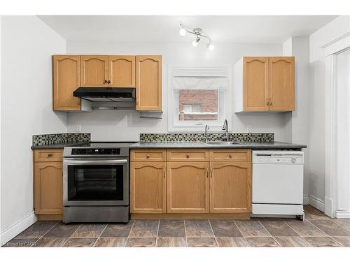 10 Speedvale Avenue W, Guelph, ON - Indoor Photo Showing Kitchen