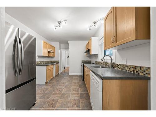 10 Speedvale Avenue W, Guelph, ON - Indoor Photo Showing Kitchen