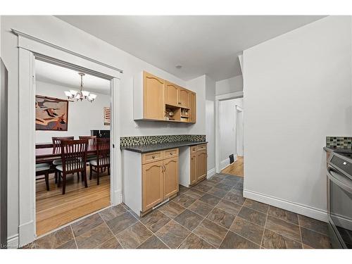 10 Speedvale Avenue W, Guelph, ON - Indoor Photo Showing Kitchen