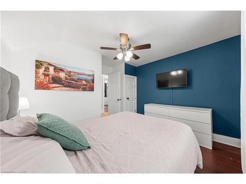 10 Speedvale Avenue W, Guelph, ON - Indoor Photo Showing Bedroom