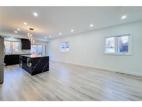 8 Devonport Street, Hamilton, ON - Indoor