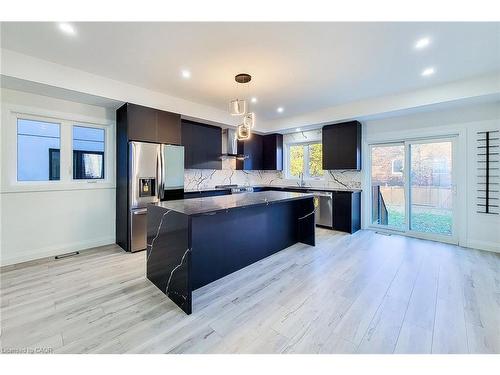 8 Devonport Street, Hamilton, ON - Indoor Photo Showing Kitchen With Upgraded Kitchen