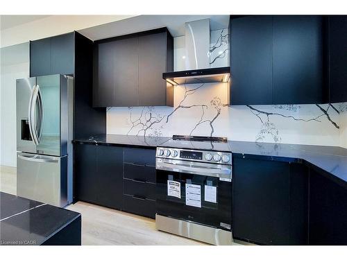 8 Devonport Street, Hamilton, ON - Indoor Photo Showing Kitchen