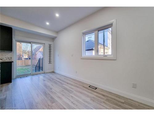 8 Devonport Street, Hamilton, ON - Indoor Photo Showing Other Room