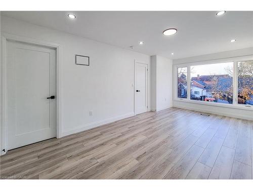 8 Devonport Street, Hamilton, ON - Indoor