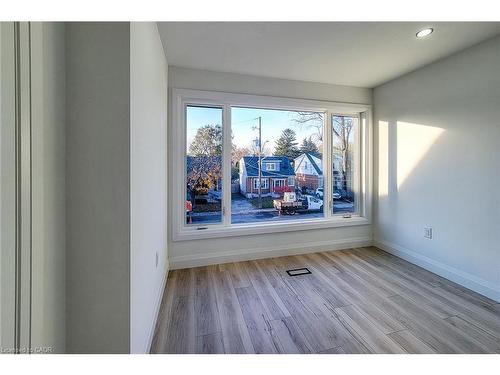 8 Devonport Street, Hamilton, ON - Indoor Photo Showing Other Room